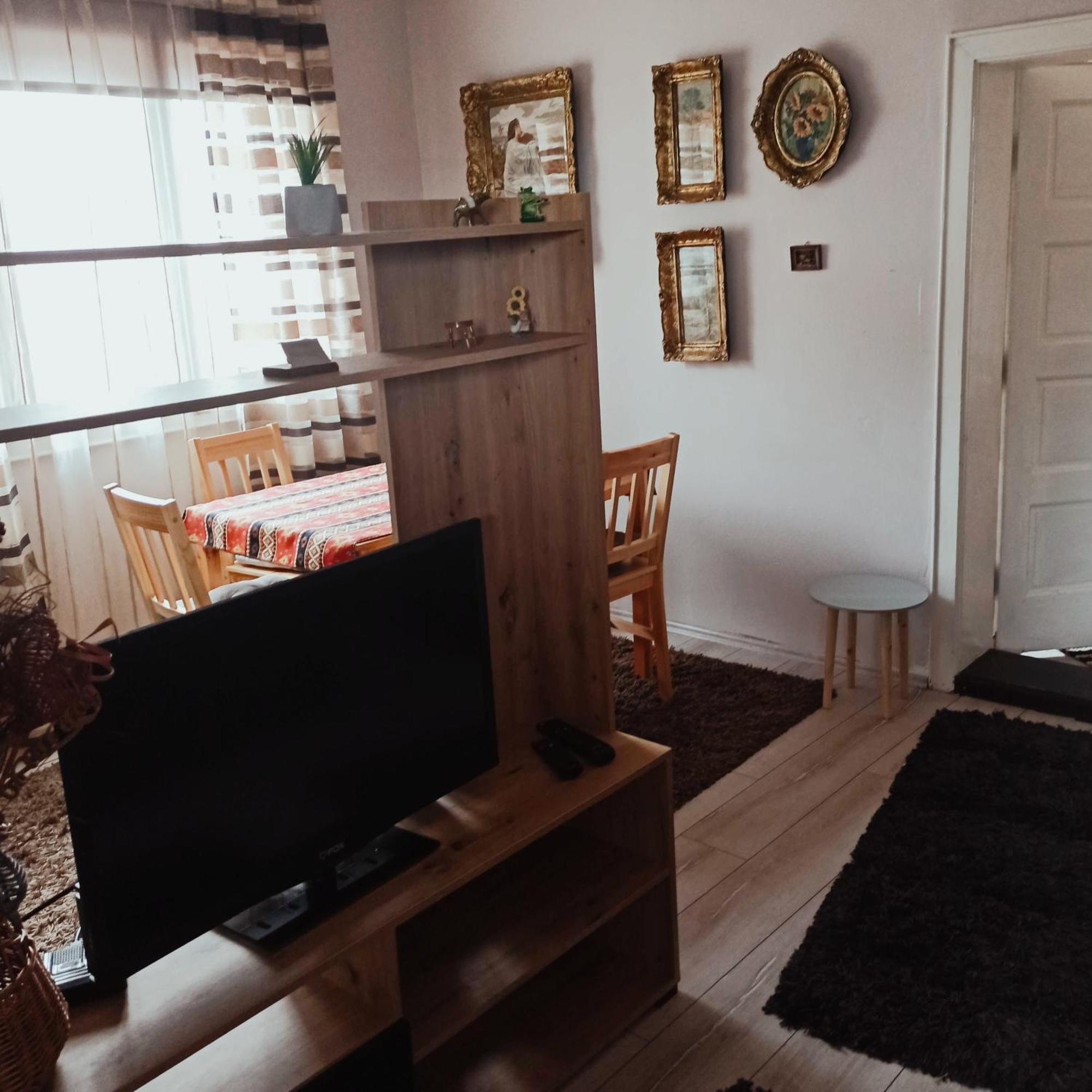Despot s haus Appartement Kremna Kamer foto