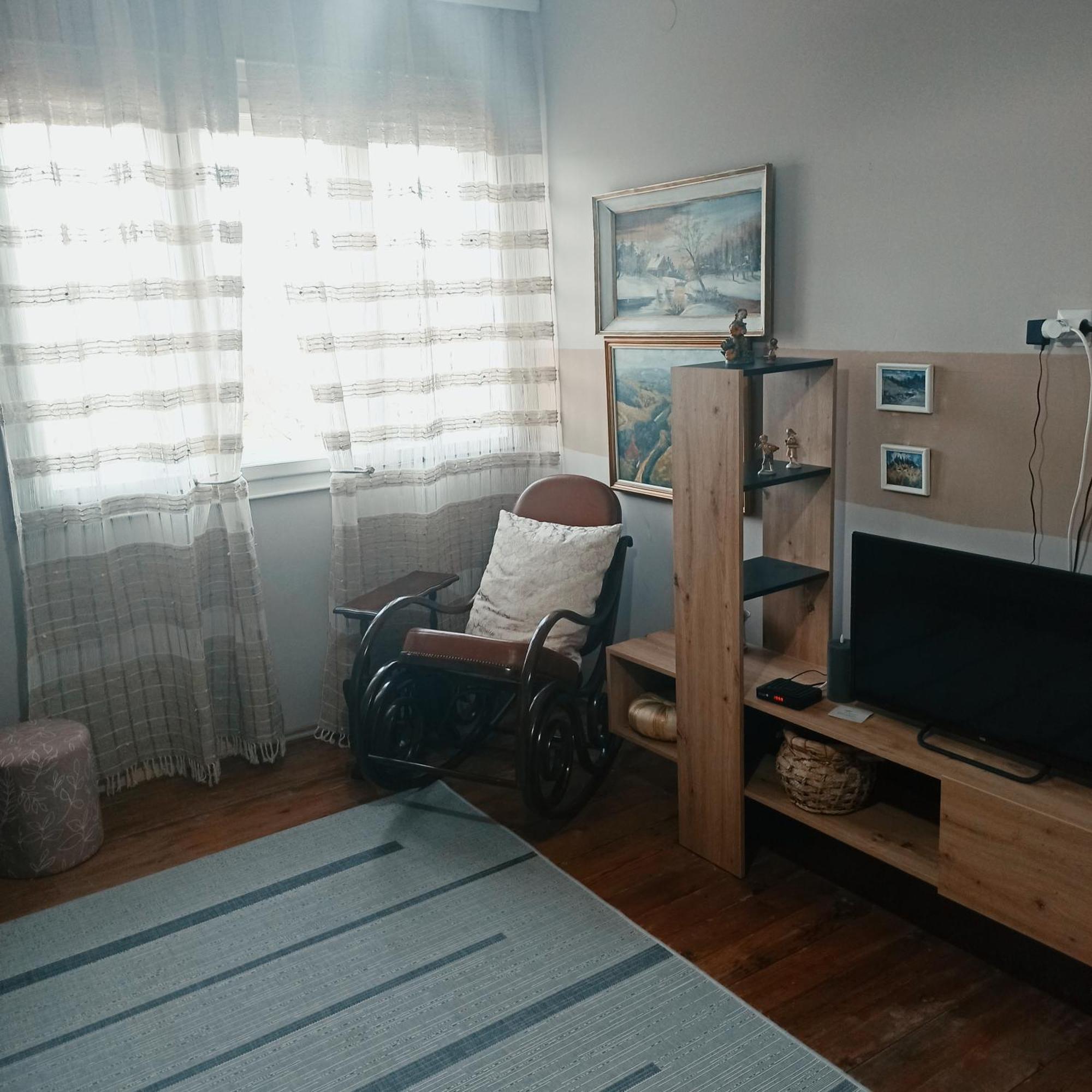 Despot s haus Appartement Kremna Kamer foto